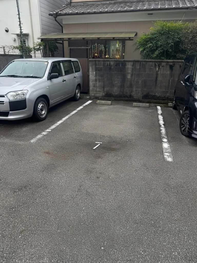ストレッチアヴニール京都山科店の駐車場