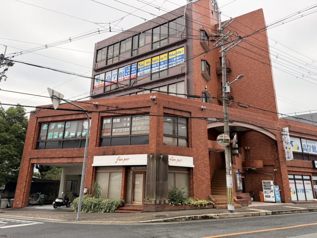 ストレッチアヴニール富田林店の外観